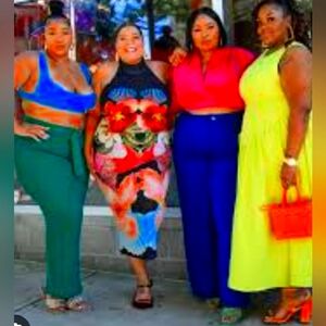 Vibrant Women's Fashion Ensemble 12 piece set